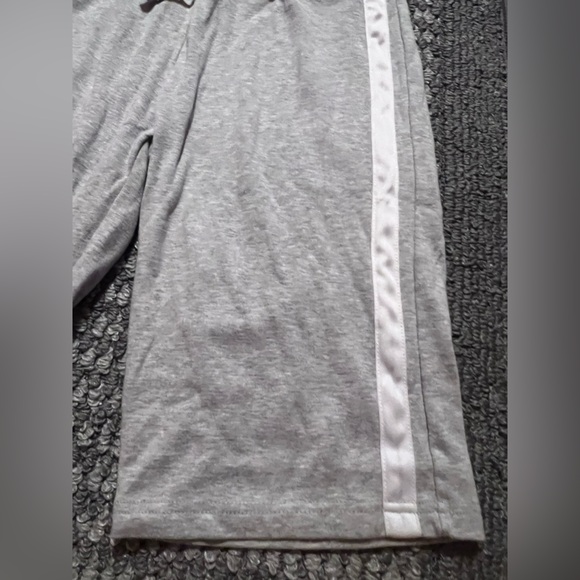 Sporty Long Shorts - Picture 2 of 9